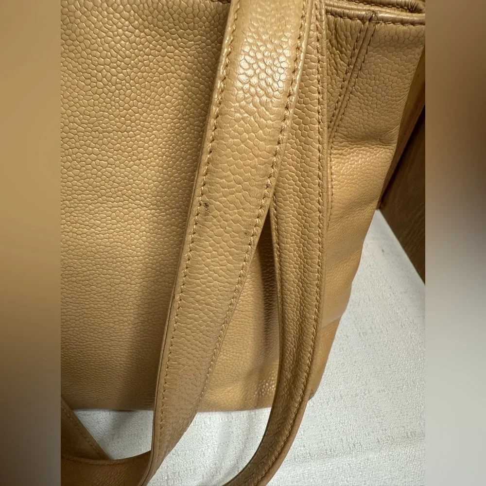 CHANEL Leather Tote with Logo-see callouts